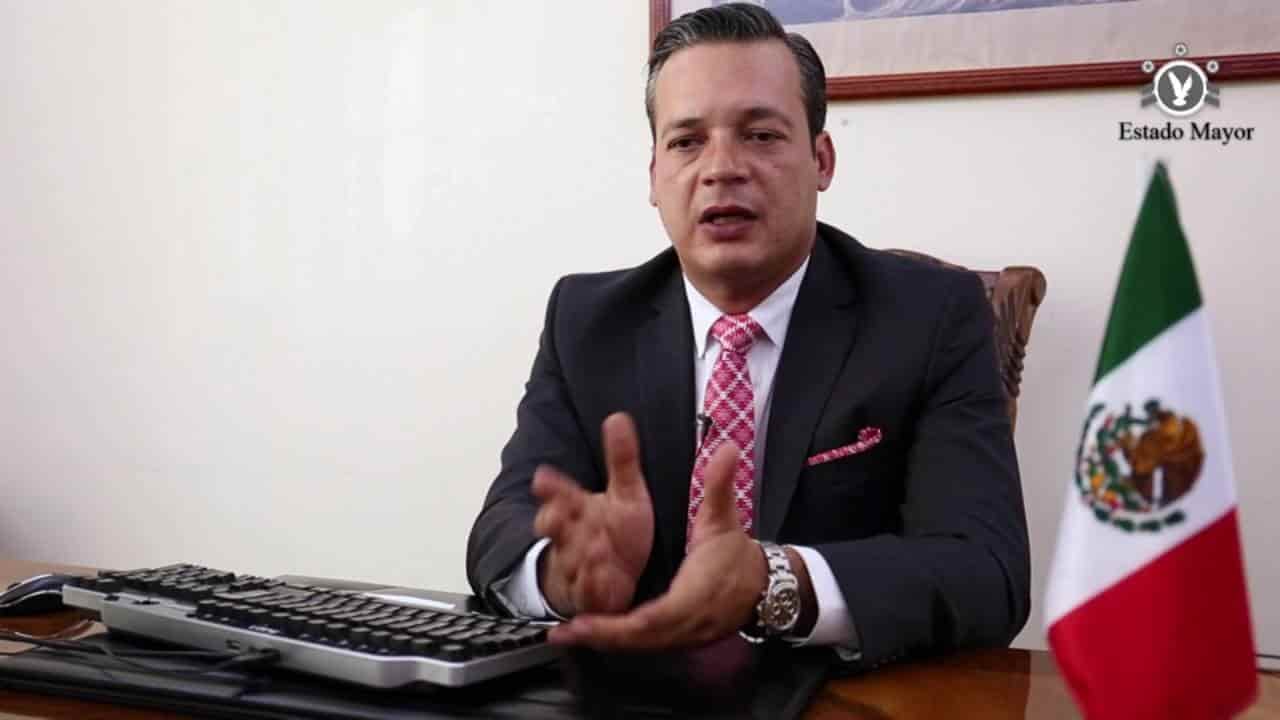 Investiga EU a diez generales mexicanos: César Gutiérrez