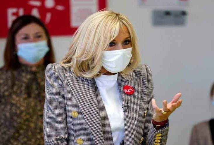 Esposa de Macron entra en cuarentena por contacto de covid-19