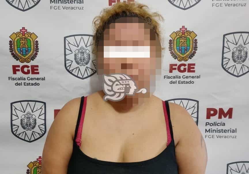 Detienen a presunta extorsionadora en Agua Dulce