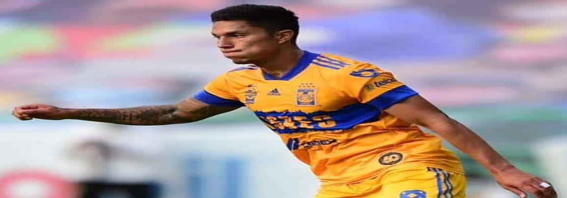 Carlos Salcedo se recupera del COVID-19 y se reintegra a entrenamientos