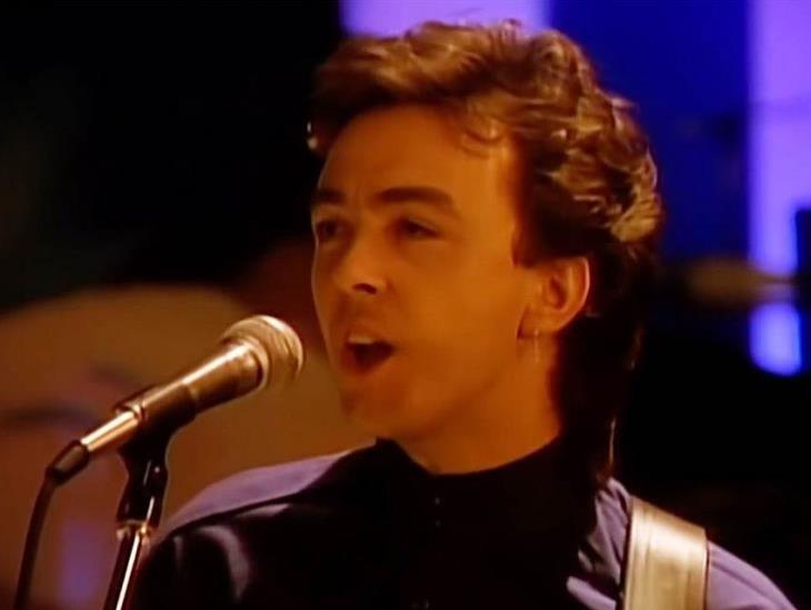 Muere Tony Lewis