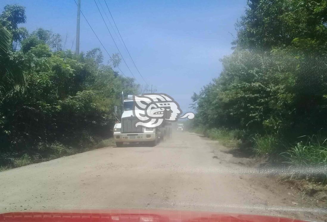 Advierten bloqueo en Moloacán, piden sacar de circulación unidades pesadas 