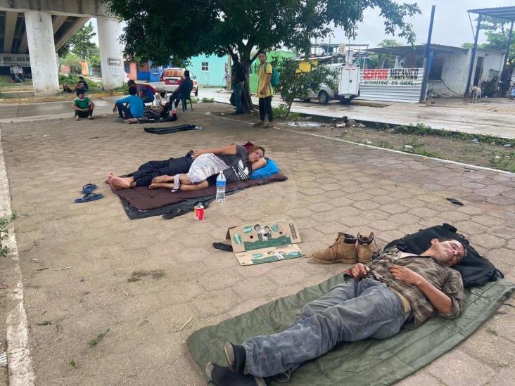 Pandemia ya no contiene paso de migrantes en Coatzacoalcos; deportan casi a 2 mil