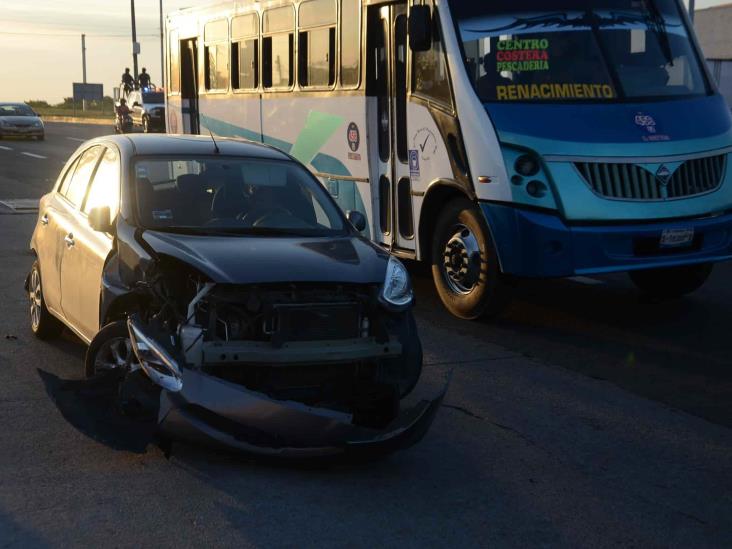 Se registra accidente en carretera federal Veracruz-Cardel; responsable se fuga