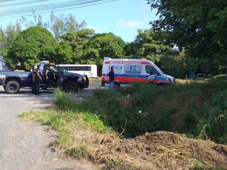 Se registra aparatosa volcadura en carretera federal Veracruz-Xalapa