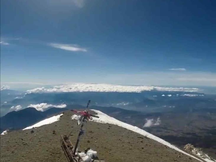 La mente bajo control es tu mejor amiga, dice joven de NL desde el Pico de Orizaba