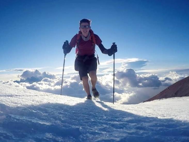 La mente bajo control es tu mejor amiga, dice joven de NL desde el Pico de Orizaba