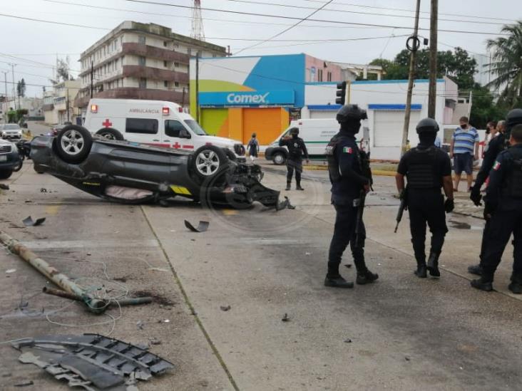 Vuelcan Mustang en el Crucero de la Muerte en Coatzacoalcos