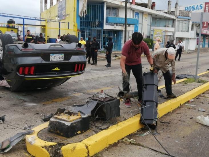 Vuelcan Mustang en el Crucero de la Muerte en Coatzacoalcos