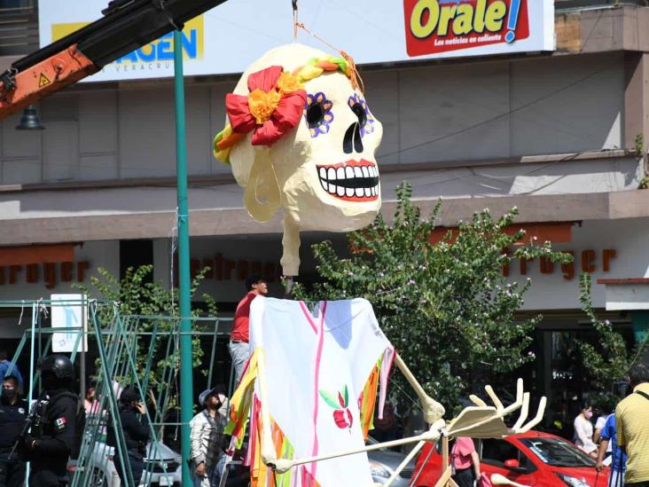 Catrinas monumentales adornan el centro de Xalapa