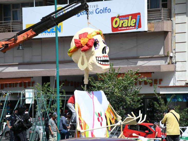 Catrinas monumentales adornan el centro de Xalapa