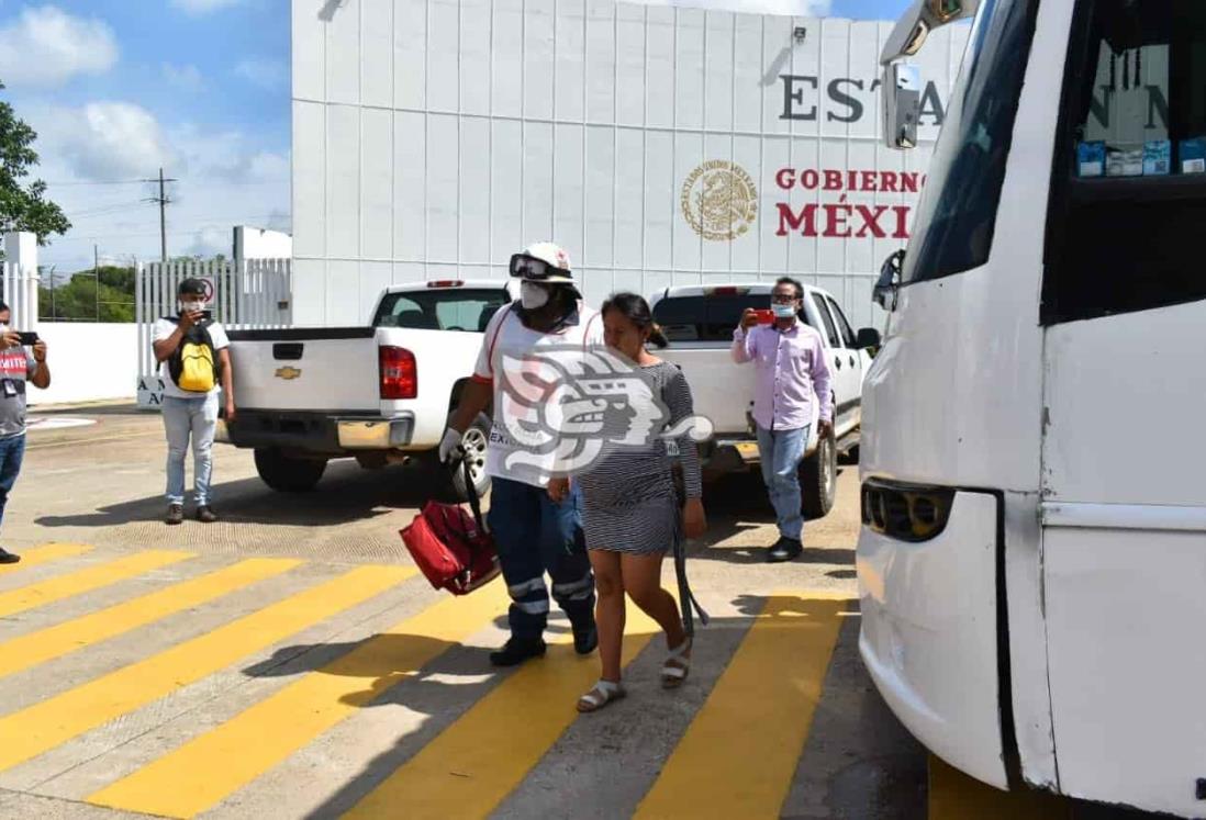 Estación Migratoria Acayucan niega atención a hondureña en trabajo de parto