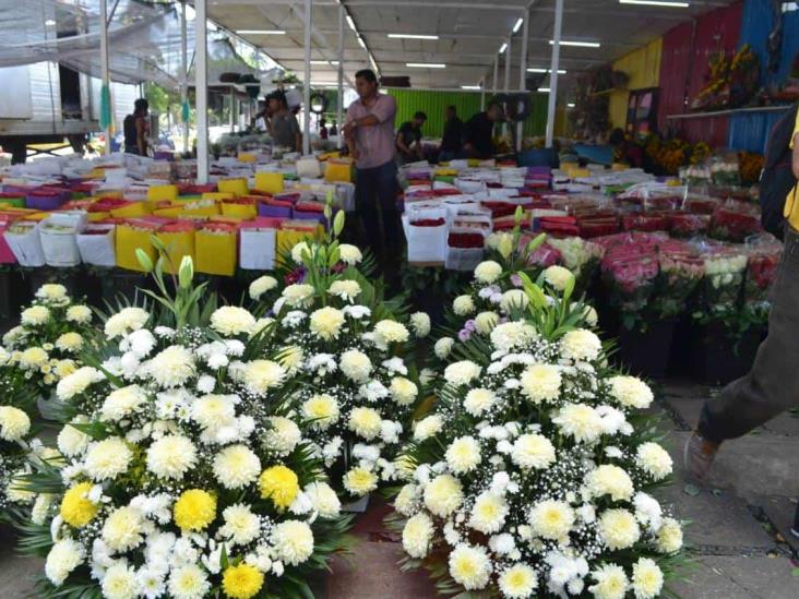 Prevén nula venta de flores por cierre de panteones