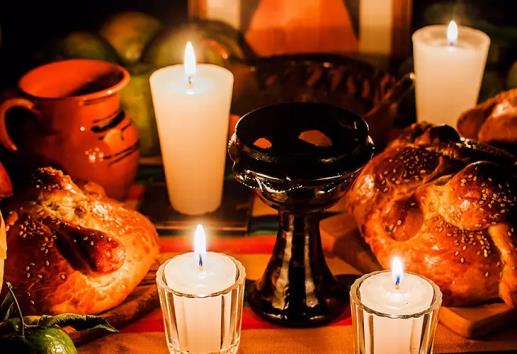 ¿Cuáles son los elementos que no pueden faltar en tu ofrenda de Día de Muertos ?