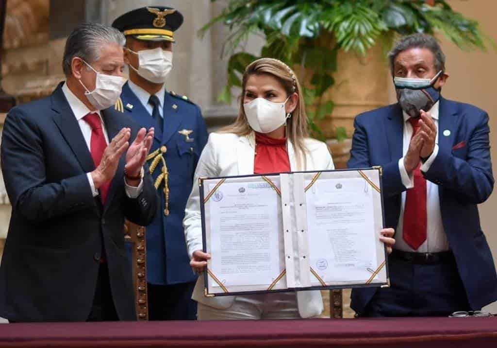 Asamblea de Bolivia avala juicio de responsabilidades contra Añez