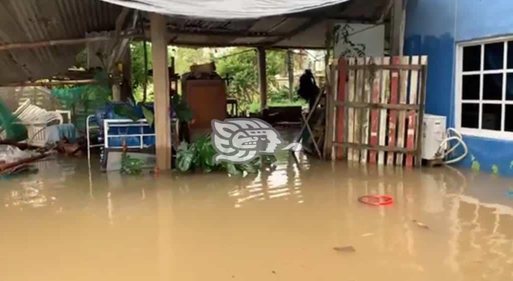 Familias lo perdieron todo tras tormenta en Minatitlán