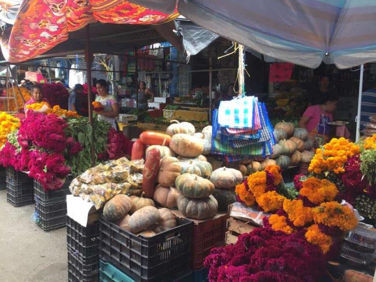 Ofrecen mercados todo para el altar