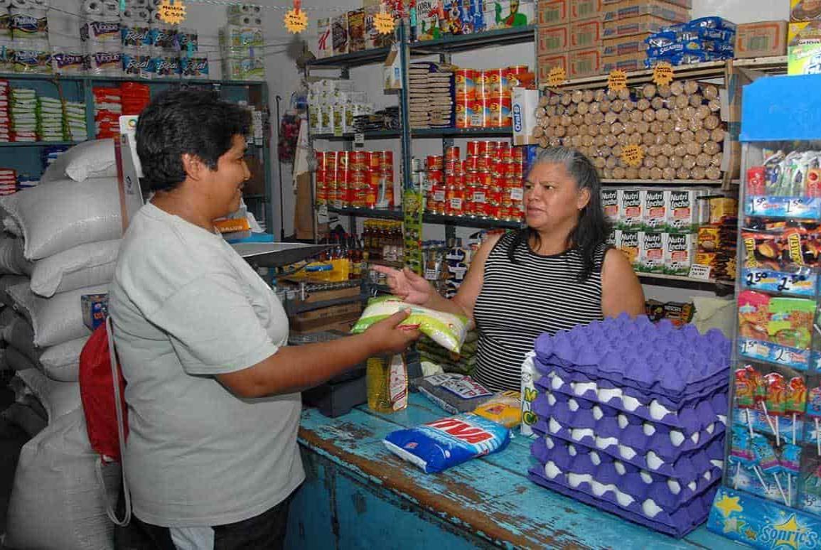 Arremete la pandemia a pequeños comercios