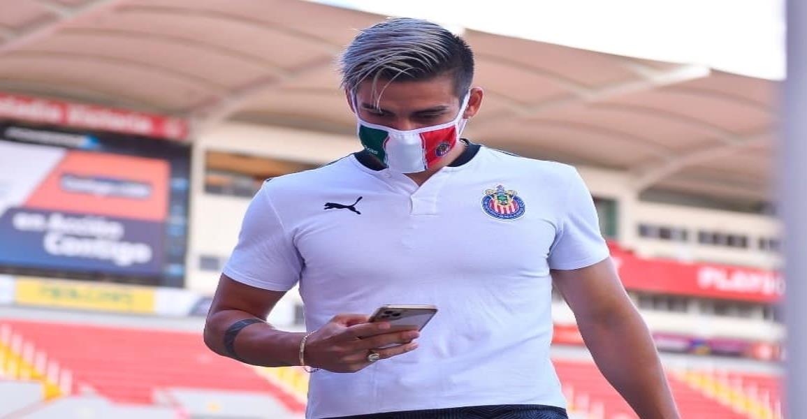 Chivas separó a Gallito Vázquez, Chofis y Peña por romper reglamento