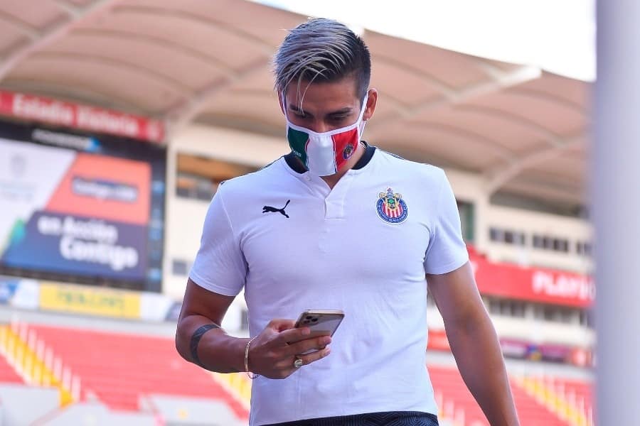 Chivas separó a Gallito Vázquez, Chofis y Peña por romper reglamento