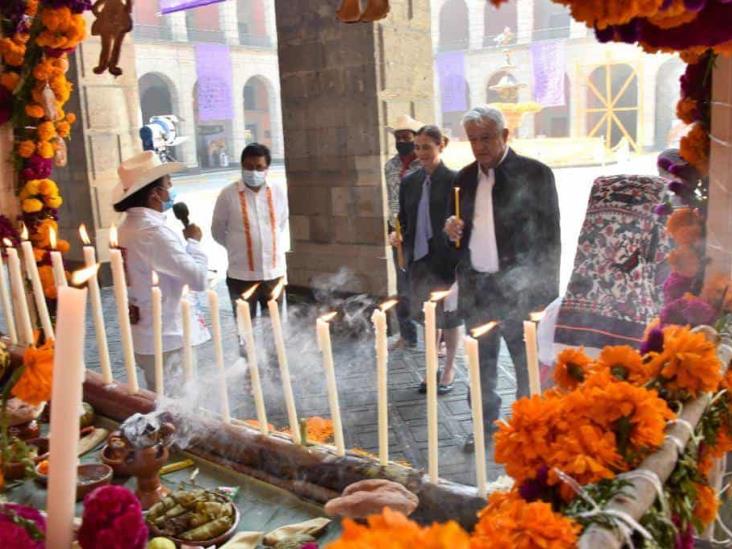 AMLO inaugura ofrenda homenaje a víctimas de COVID-19 en México