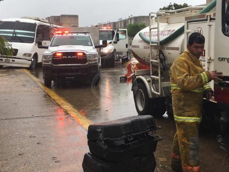 Veladora provoca incendio en departamento al poniente de Coatzacoalcos