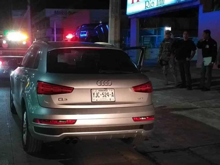 Violento atraco roban camioneta de lujo en Boca del Río