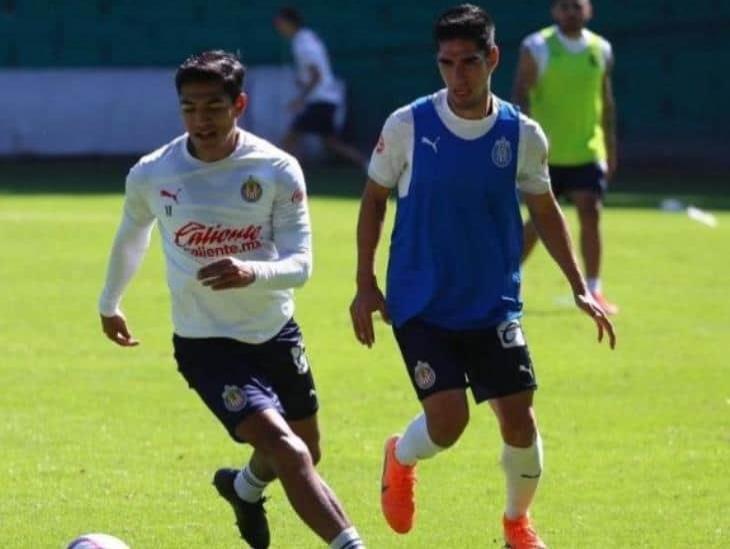 Villalpando, Chofis López, Vázquez y Peña fuera de entrenamientos con Chivas