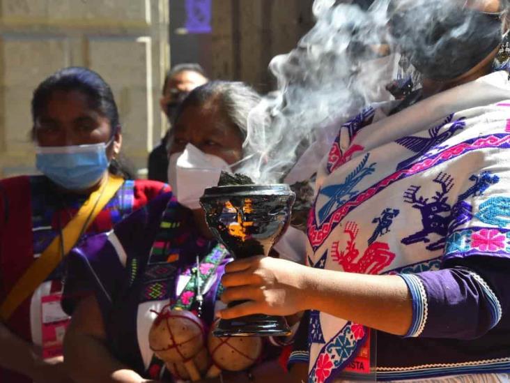 Con Ceremonia Wixárika concluyen celebraciones de Día de Muertos en Palacio Nacional