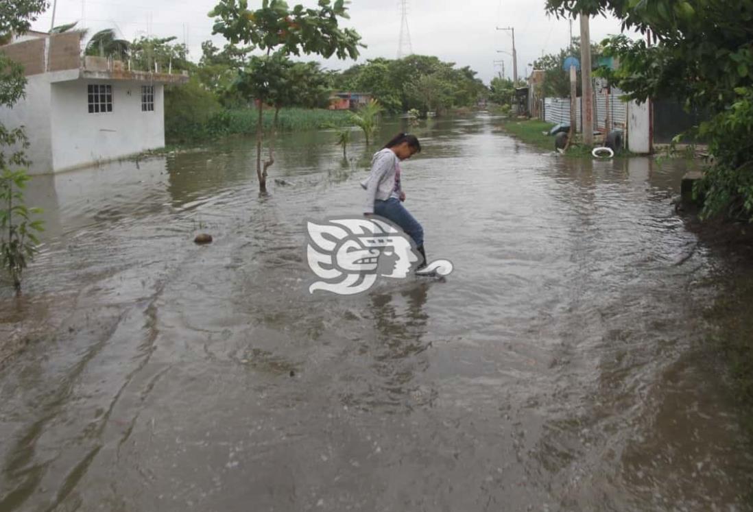 Frente Frío 11 amenaza al sur de Veracruz con más lluvias y fuertes vientos