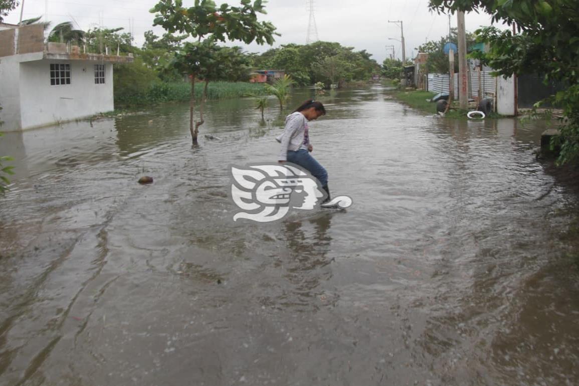 Frente Frío 11 amenaza al sur de Veracruz con más lluvias y fuertes vientos