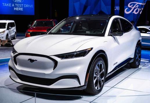 Mustang Mach-E, su primer auto eléctrico de Ford armado en México