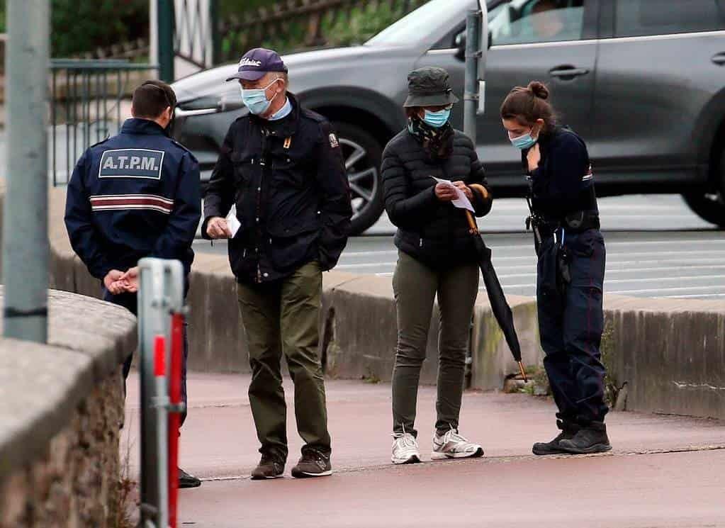 Detienen en Francia a falsificadores de certificados negativos de Covid