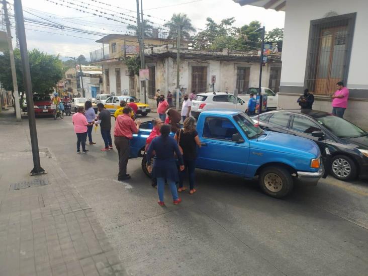 En protesta, exigen aparición con vida de taxista levantado en Córdoba