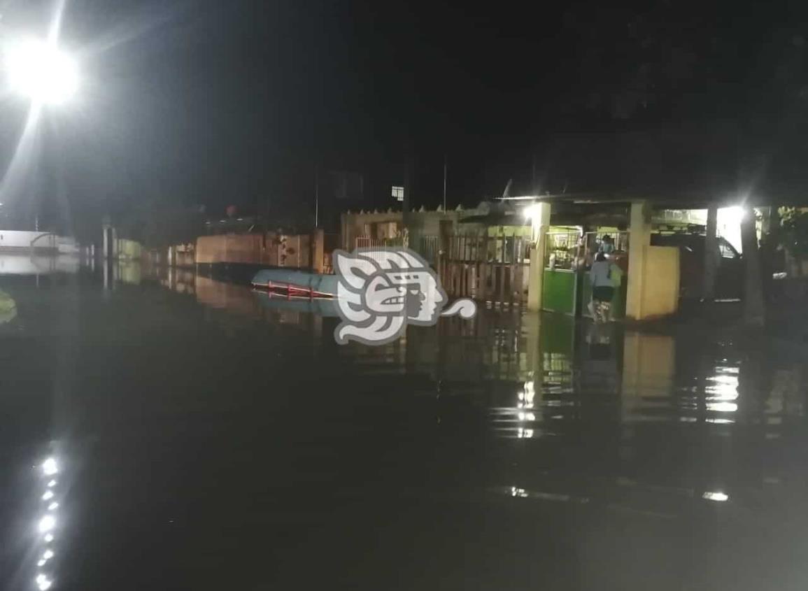 Río Coatzacoalcos y arroyo Tepeyac alcanzan nivel crítico; Nanchital inundado