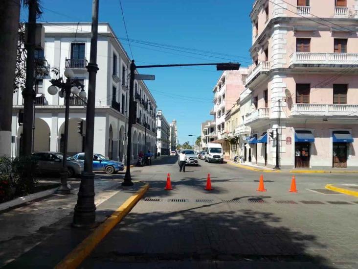 Cierre de calles en Centro histórico de Veracruz causa congestión de tránsito