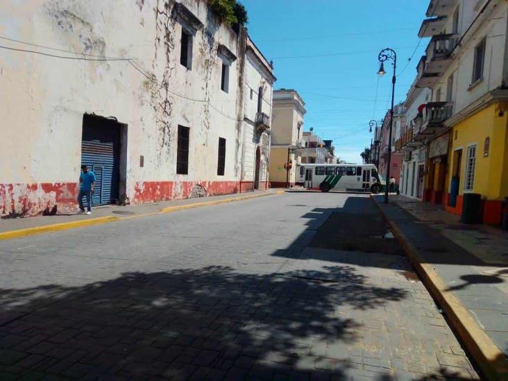 Cierre de calles en Centro histórico de Veracruz causa congestión de tránsito