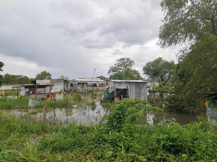 Golpes de agua y escurrimientos generan contingencia en Las Choapas