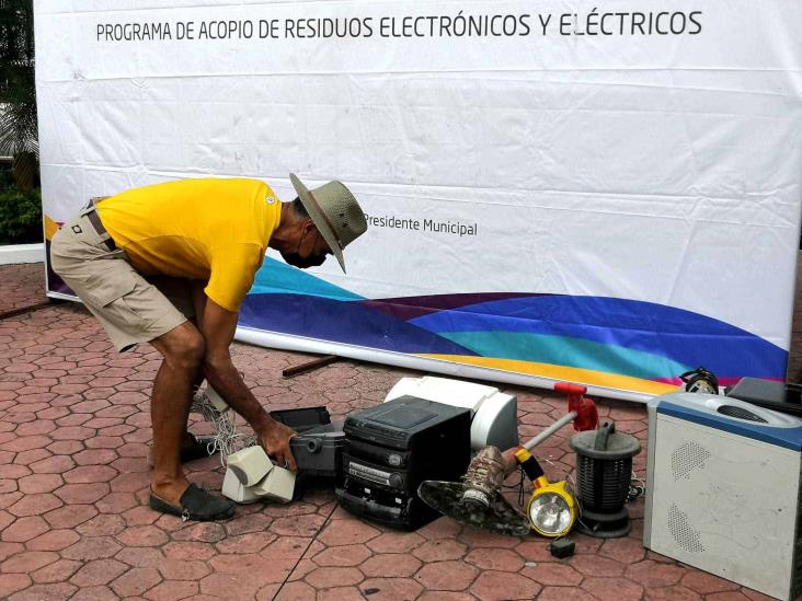 Preocupa abandono de basura electrónica sin control en Tuxpan