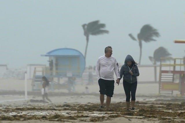 Tormenta ‘Eta’ golpea Florida tras azotar Cuba, CA y el sur de México