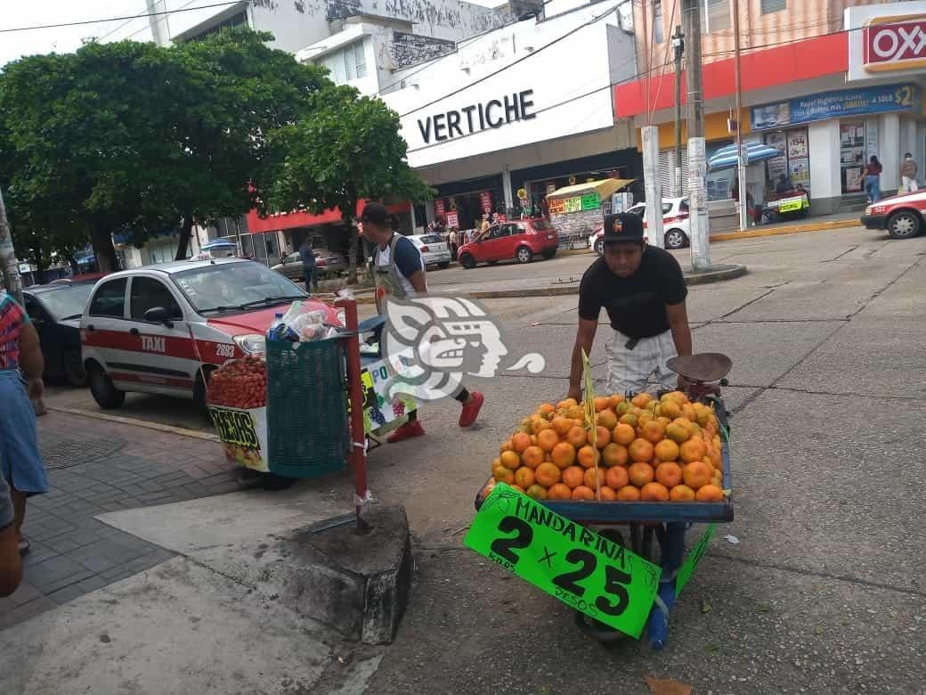 Con operativo, retiran a carretilleros del Centro de Coatzacoalcos