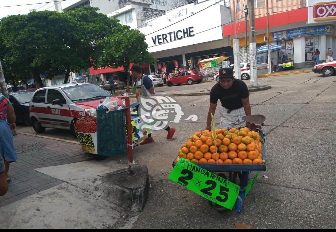 Con operativo, retiran a carretilleros del Centro de Coatzacoalcos