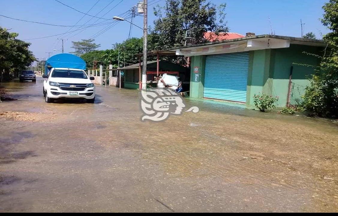 Río Uxpanapa mantiene inundadas viviendas en la Concepción 