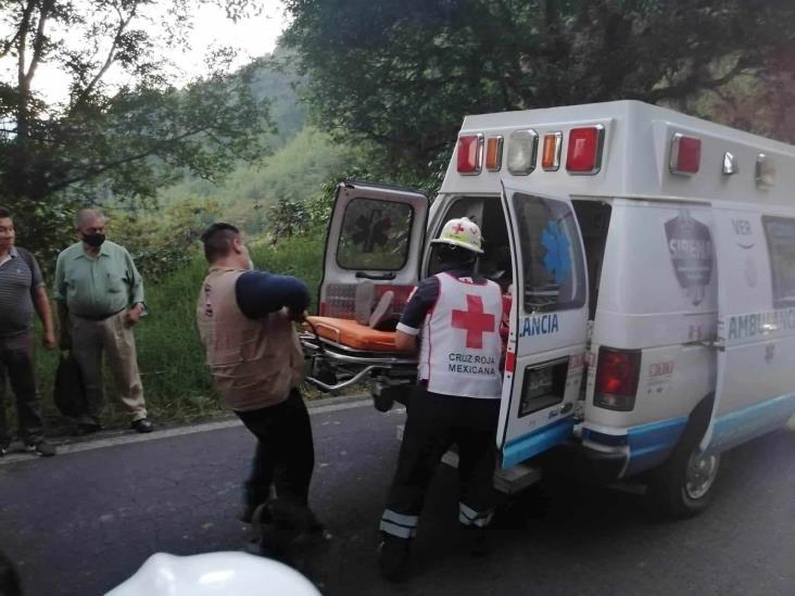 Se registra accidente entre dos unidades; deja tres personas lesionadas