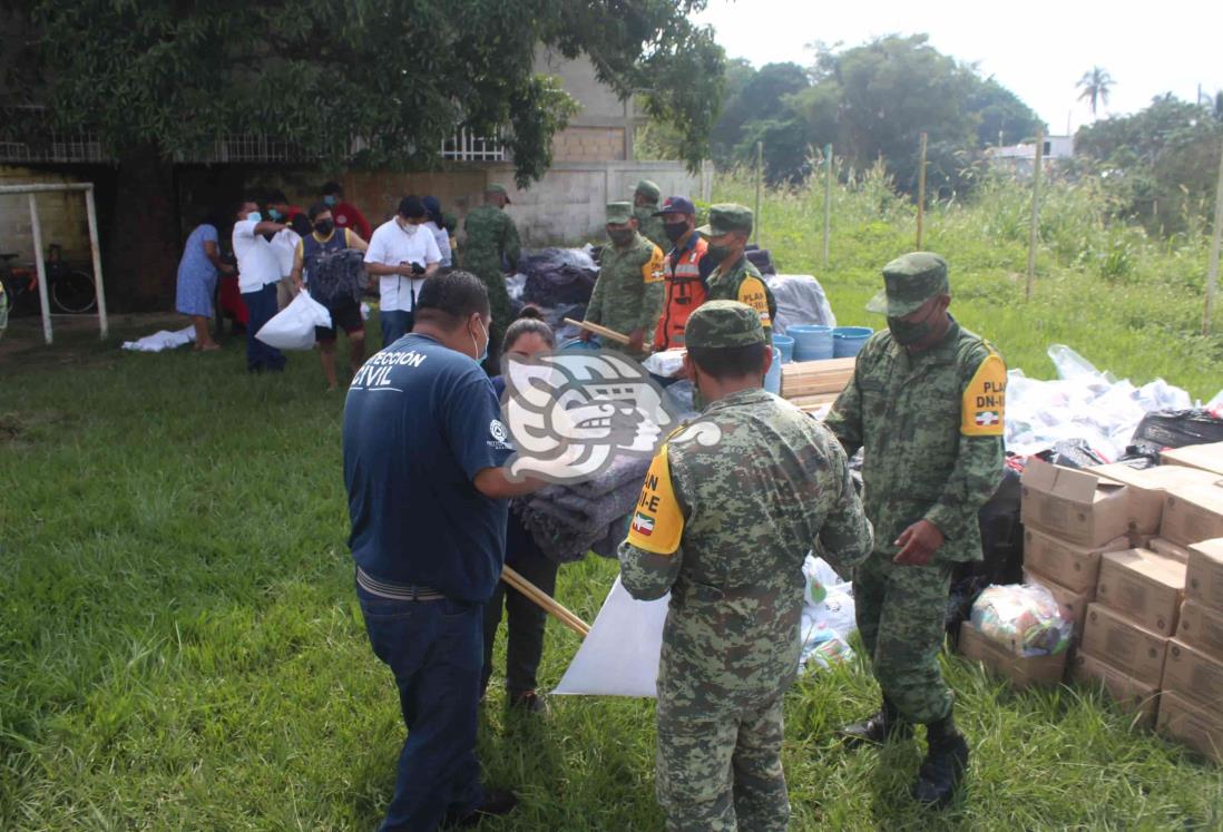 Llegan apoyos a 500 familias damnificadas en Agua Dulce