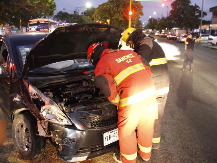 Se registra accidente entre dos unidades; deja una persona lesionada