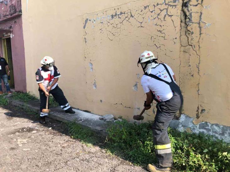 Se registra intenso incendio al interior de bodega en Veracruz