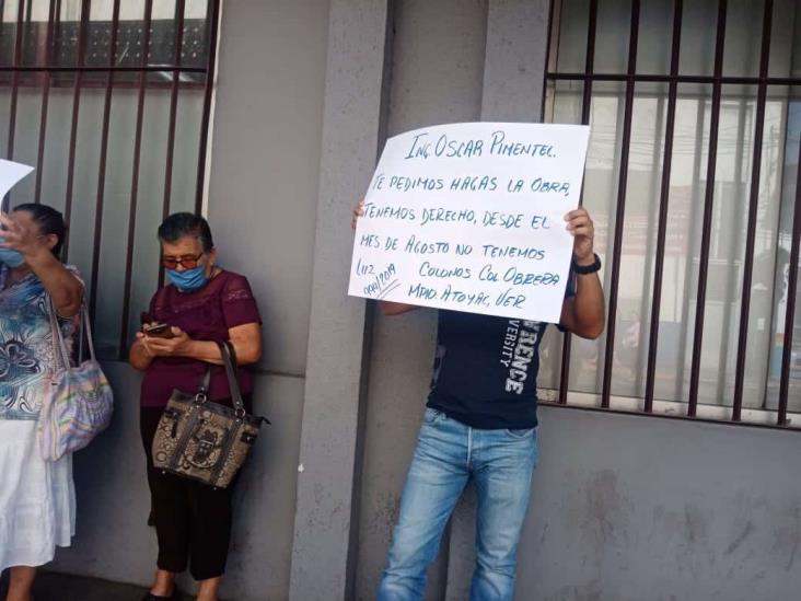 Colonos de Atoyac, sin electricidad desde agosto