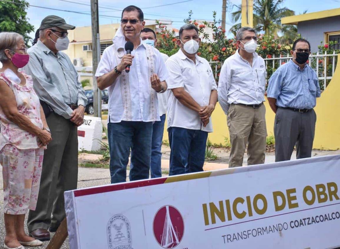 Alcalde arranca instalación de lámparas Led en la colonia Petrolera