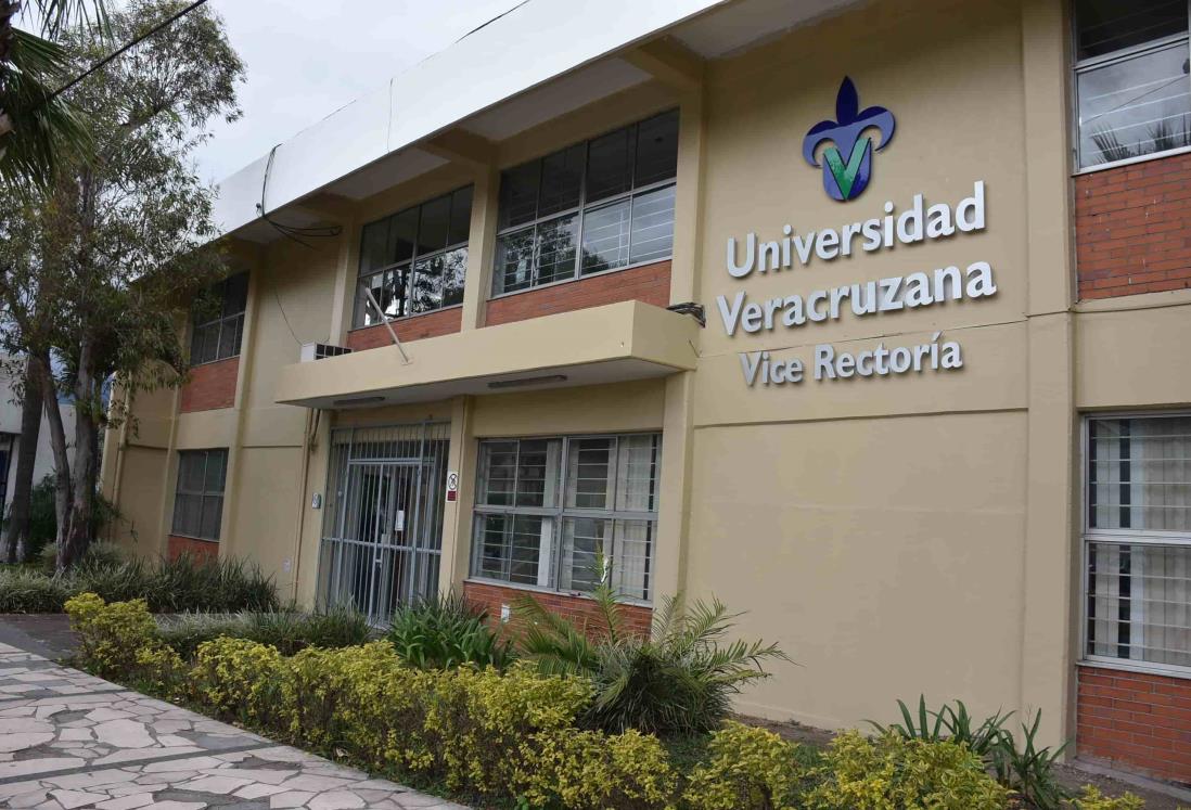 Presume UV creación de 72 plazas durante rectorado de Sara Ladrón